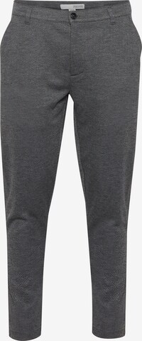 Coupe slim Pantalon chino 'Dave' !Solid en gris : devant