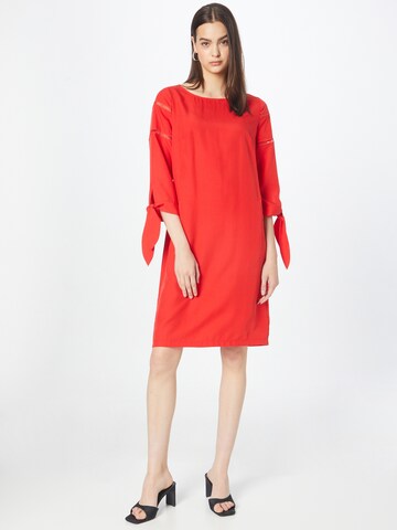 APART Koktejlové šaty – červená: přední strana