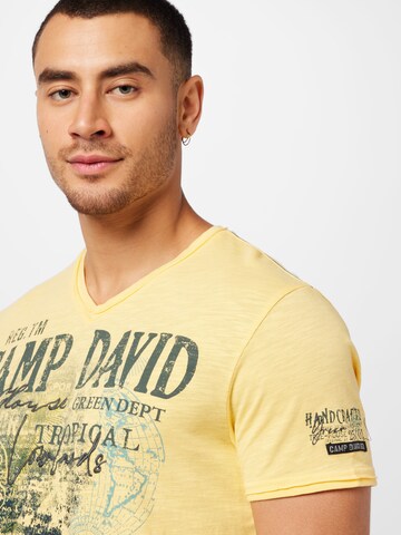CAMP DAVID T-Shirt in Gelb