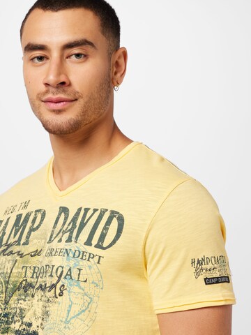 CAMP DAVID T-Shirt in Gelb