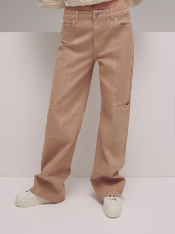 Wide leg Pantaloni 'Evelyn' di LENI KLUM x ABOUT YOU in beige: frontale