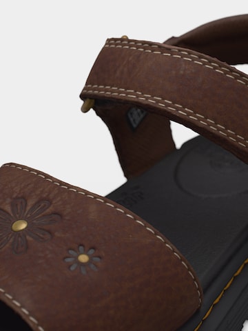 Dr. Martens Szandálok 'Marlowe' - barna