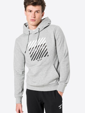 Sweat de sport Superdry en gris : devant