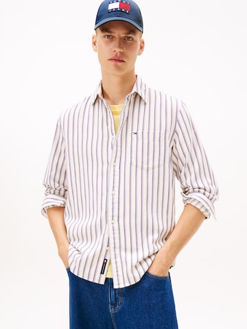 Tommy Jeans - Ajuste confortable Camisa en blanco: frente
