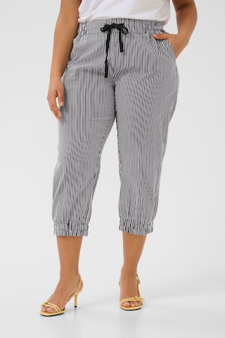 Tapered Pantaloni 'Nana' di KAFFE CURVE in blu: frontale