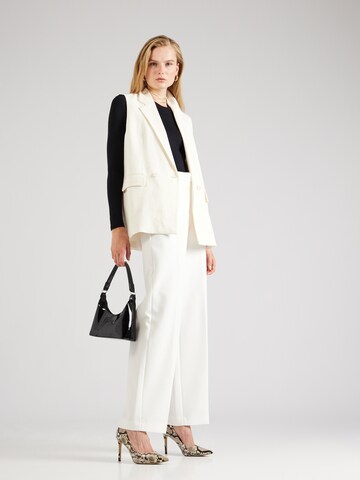 Riani Loose fit Pleated Pants in White