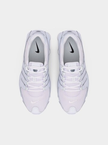 Baskets basses 'SHOX NZ' Nike Sportswear en blanc