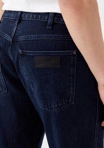 WRANGLER Regular Jeans in Blau