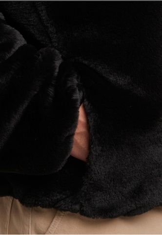 Urban Classics Демисезонная куртка в Черный