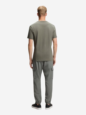 Maglietta 'Tales 10242631 02 50508584' di BOSS in grigio
