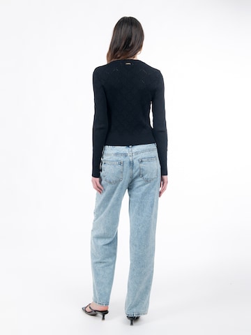 Influencer Плетена жилетка в черно