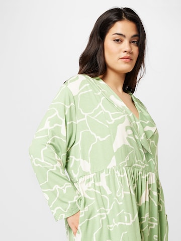 Fransa Curve - Vestido 'Dot' en verde