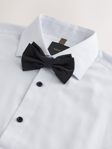 Next Slim Fit Set: Hemd und Fliege in Weiß