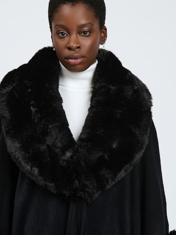 Influencer Cape in Black