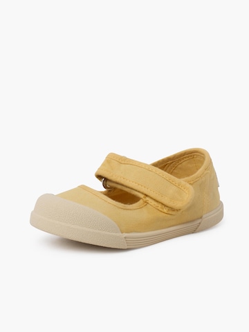 Ballerina di Pisamonas in giallo: frontale