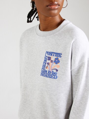 Sublevel Sweatshirt in Grey