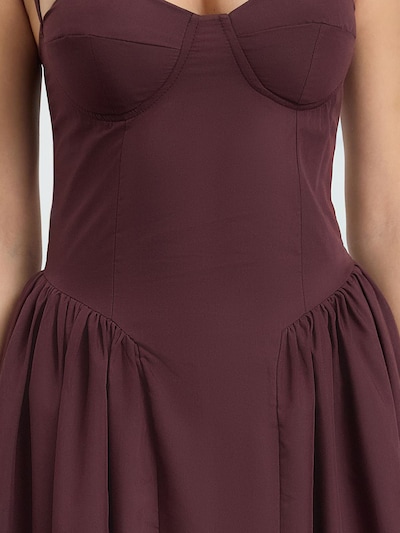 Rochie Trendyol pe roșu vin, Vizualizare produs