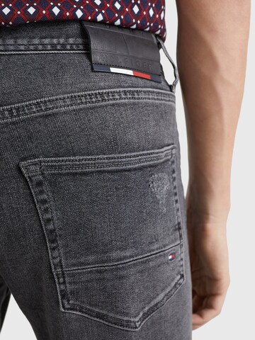 TOMMY HILFIGER Slimfit Džíny – šedá