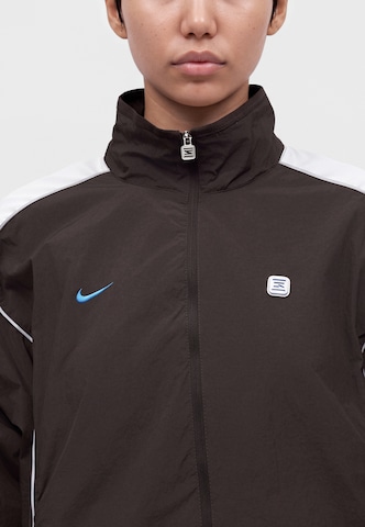 Nike Sportswear Prehodna jakna 'SHOX' | rjava barva