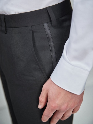 Next Slimfit Bukser med fals i sort