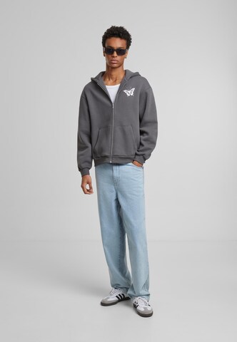 MT Upscale Sweatjacke 'Let‘s Get Lost' in Grau