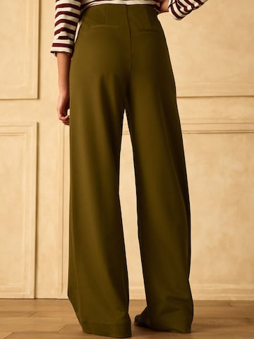 Next - Pierna ancha Pantalón de pinzas en verde