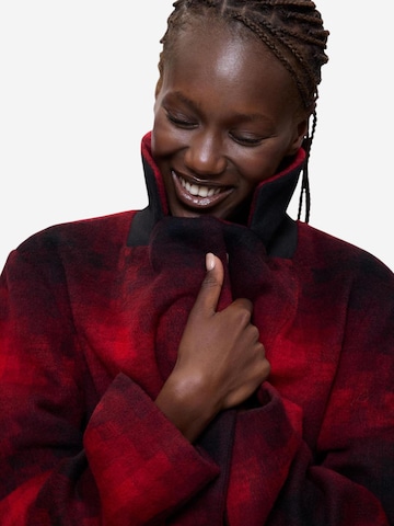 Manteau d’hiver 'COAT_MUMBAI 26WWEW53' Desigual en rouge