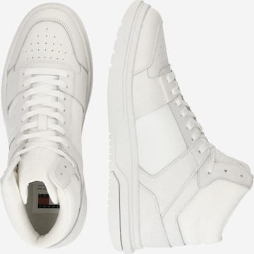 Tommy Jeans - Zapatillas deportivas altas 'The Brooklyn' en blanco