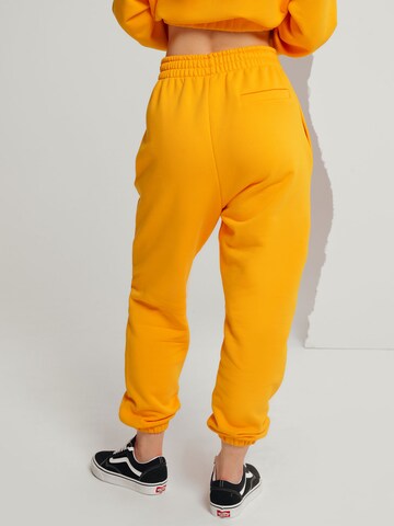 A LOT LESS Tapered Pants 'Ida' in Orange