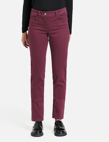 GERRY WEBER Slimfit Jeans in Rood: voorkant