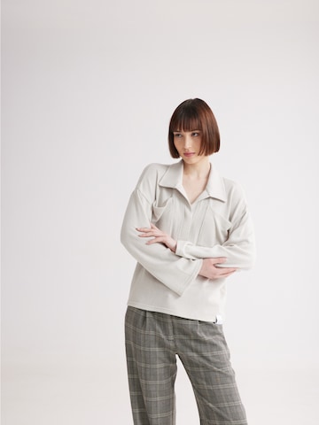 4TAILORS Top 'Winter' - Sivá