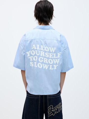 Pull&Bear Comfort fit Button Up Shirt in Blue: front