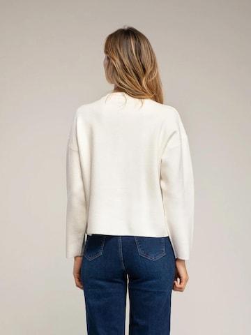 Pullover 'Jersey de punto con bolsillo  y  detalle de crochet (BLANCO)' di Tantra in bianco