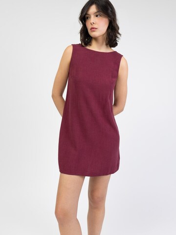 BROKE + SCHÖN Sommerkleid 'Rückenfreies Minikleid aus Leinen-Mix'‌‌‌‌‌‌‌‌‌ in Rot