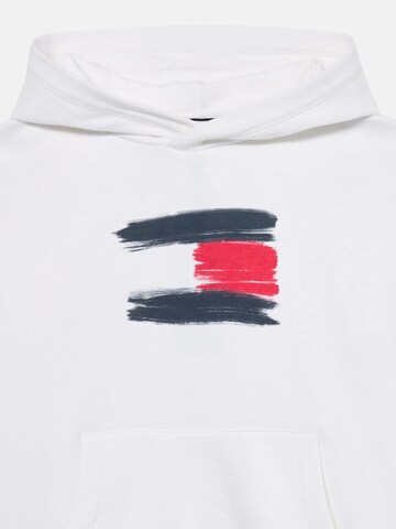 TOMMY HILFIGER Sweatshirt 'FLAG JUNIOR' in Wit