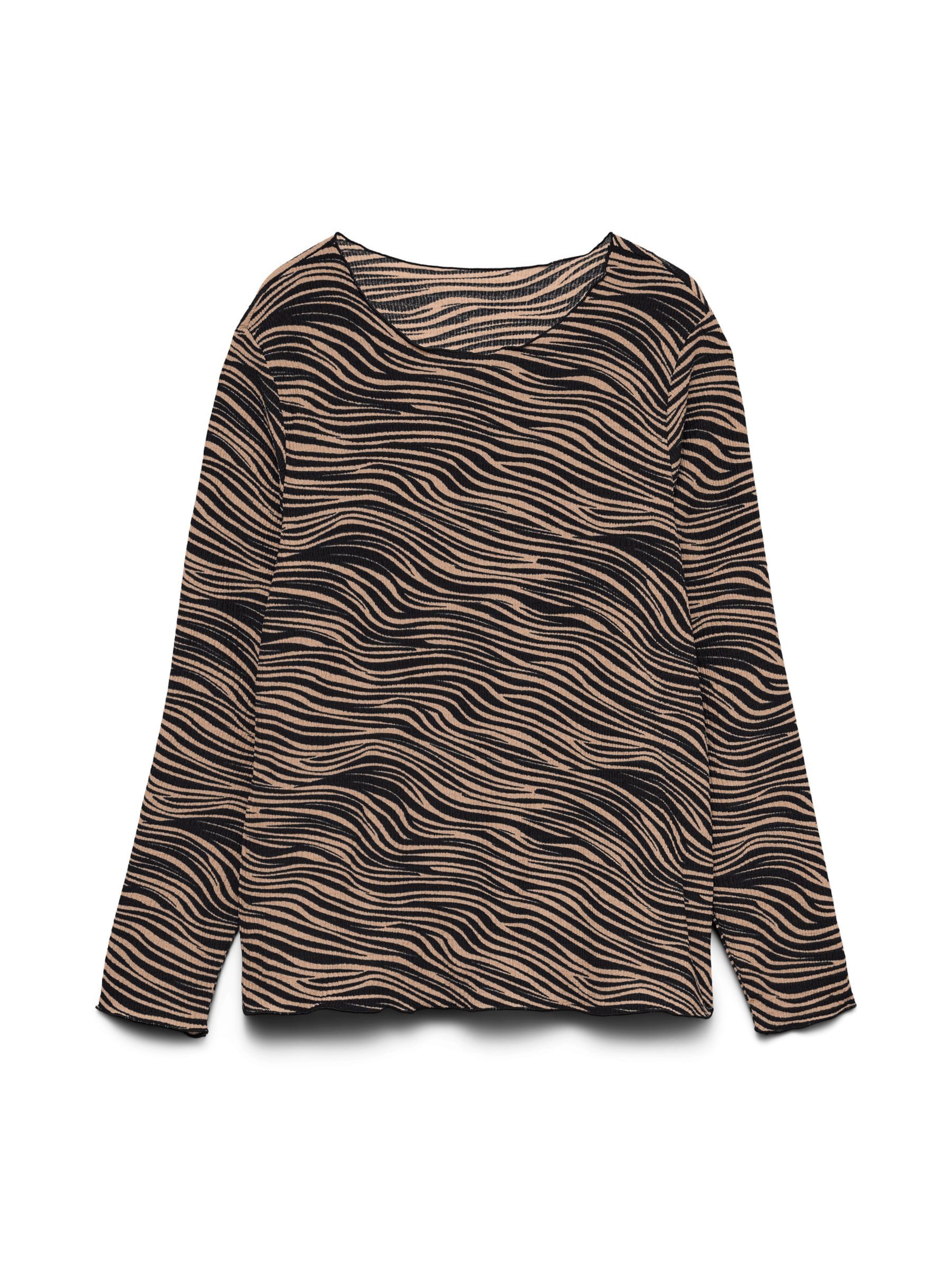 Vero Moda Curve Blouse in Black: front