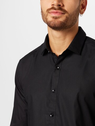 TOPMAN Slim Fit Hemd in Schwarz