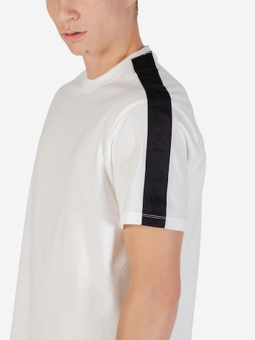 Maglietta 'XM001283 AF10361' di ARMANI EXCHANGE in bianco