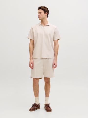 JJ Rebel Tričko 'JREBDENVER' – béžová