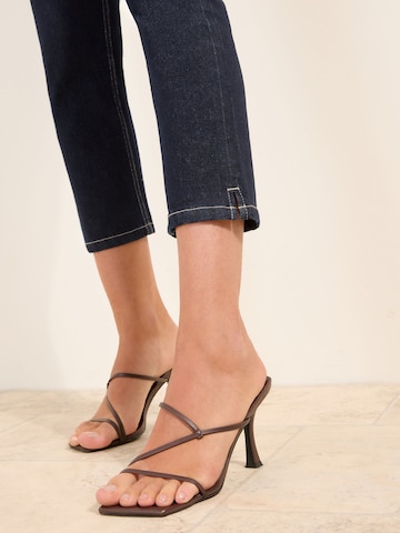 Friends Like These Slimfit Jeans in Blauw