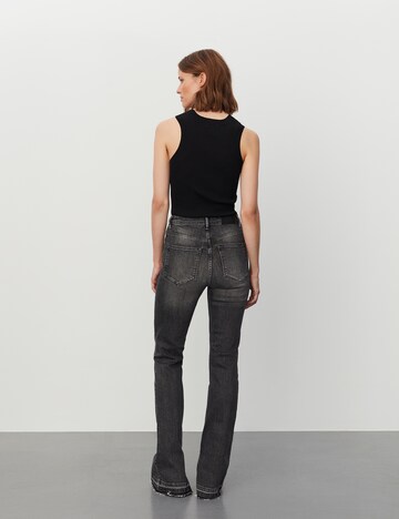 2NDDAY Flared Jeans 'Fion' i svart