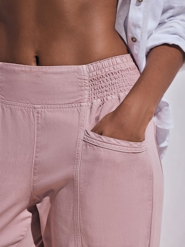 Next Tapered Jeans in Pink