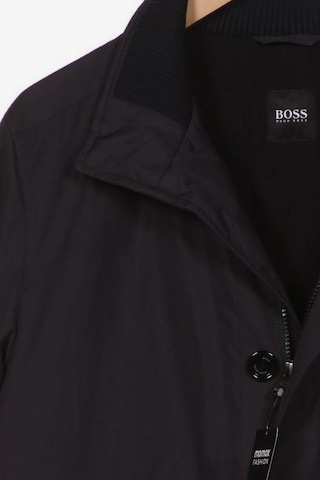 BOSS Black Mantel S in Grau