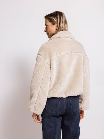 Zhrill Fleece Jacket 'ZHAPRIL' in Beige