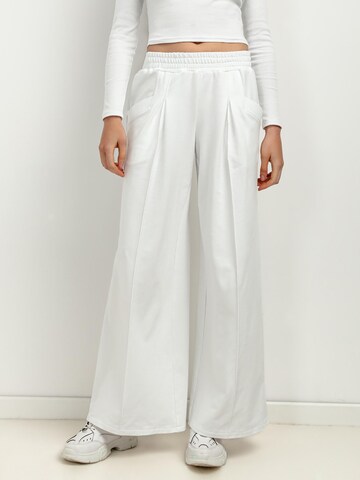 TESSITA Wide Leg Hose in Weiß: Vorderseite