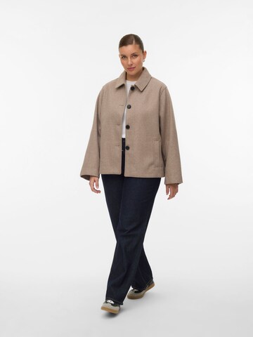 Vero Moda Curve Jacke 'VMCFortunemie' in Beige