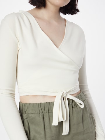 Pull-over de sport super.natural en blanc