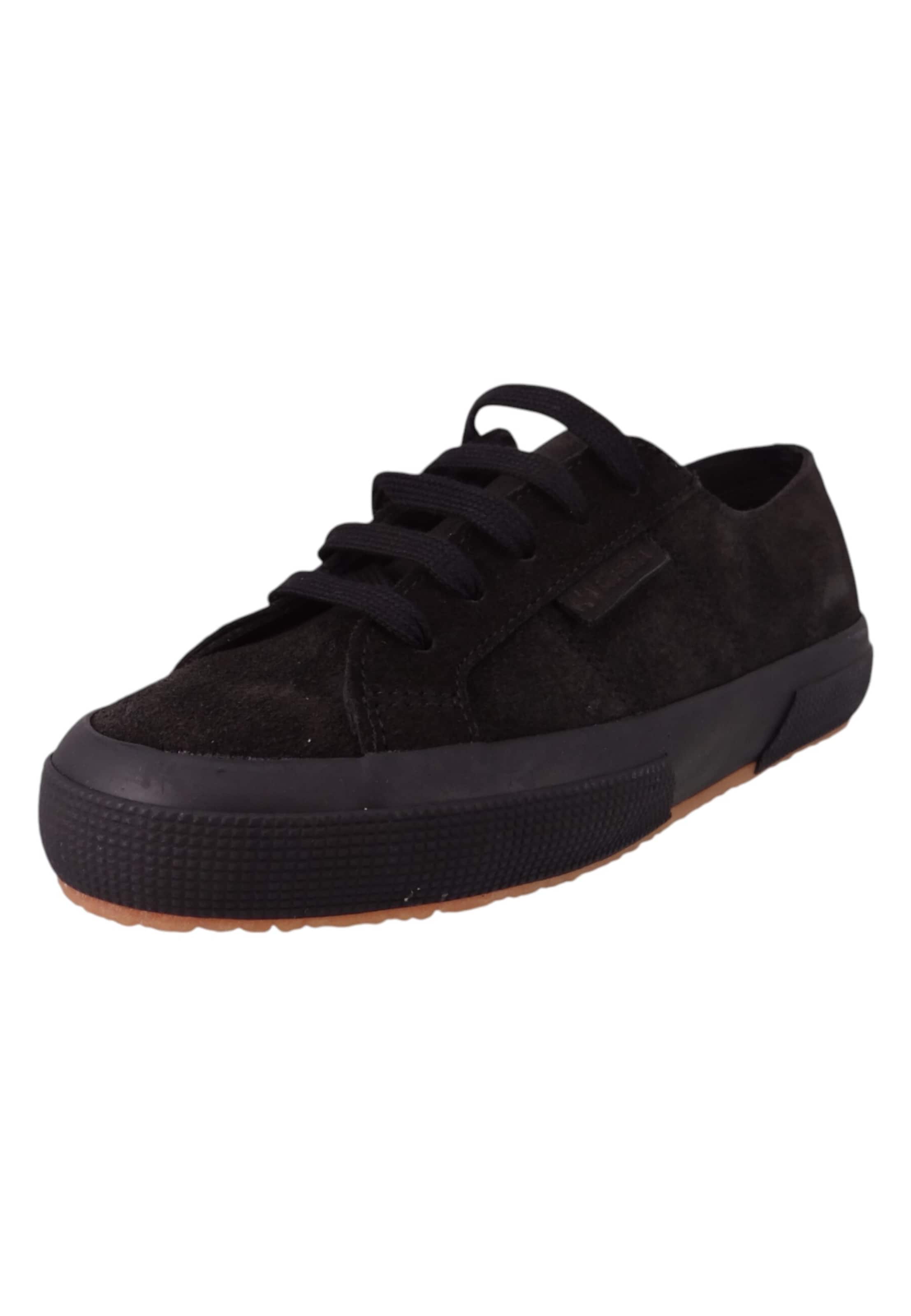Baskets basses SUPERGA en noir : devant