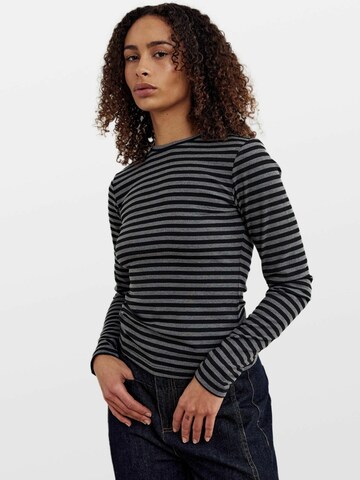 Noella Overdel ' Luana ' i grå: forside