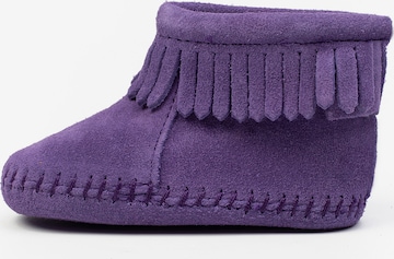 Minnetonka First-step shoe 'Back Flap' in Purple: front